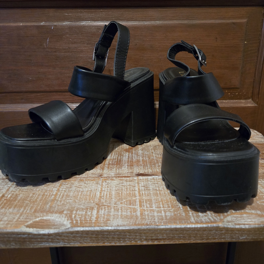 Black Platform Sandals